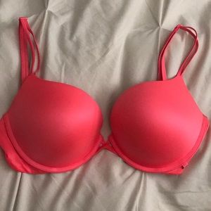 Victoria’s Secret bra 34DD only worn bra twice
